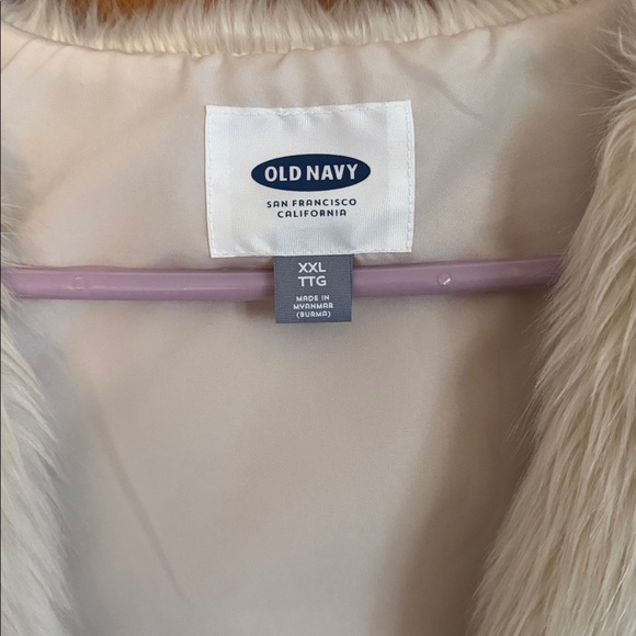 Old Navy Cream Faux Fur Vest - Picture 2 of 3